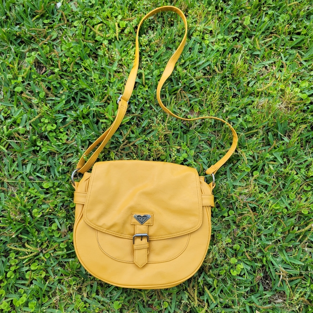 Roxy - yellow leather purse